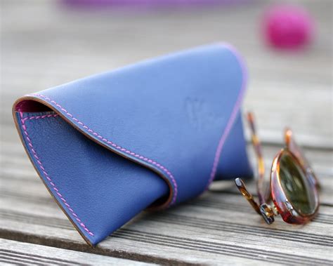 etui lunette prada|Étui Lunettes De Soleil Bleu Baltique .